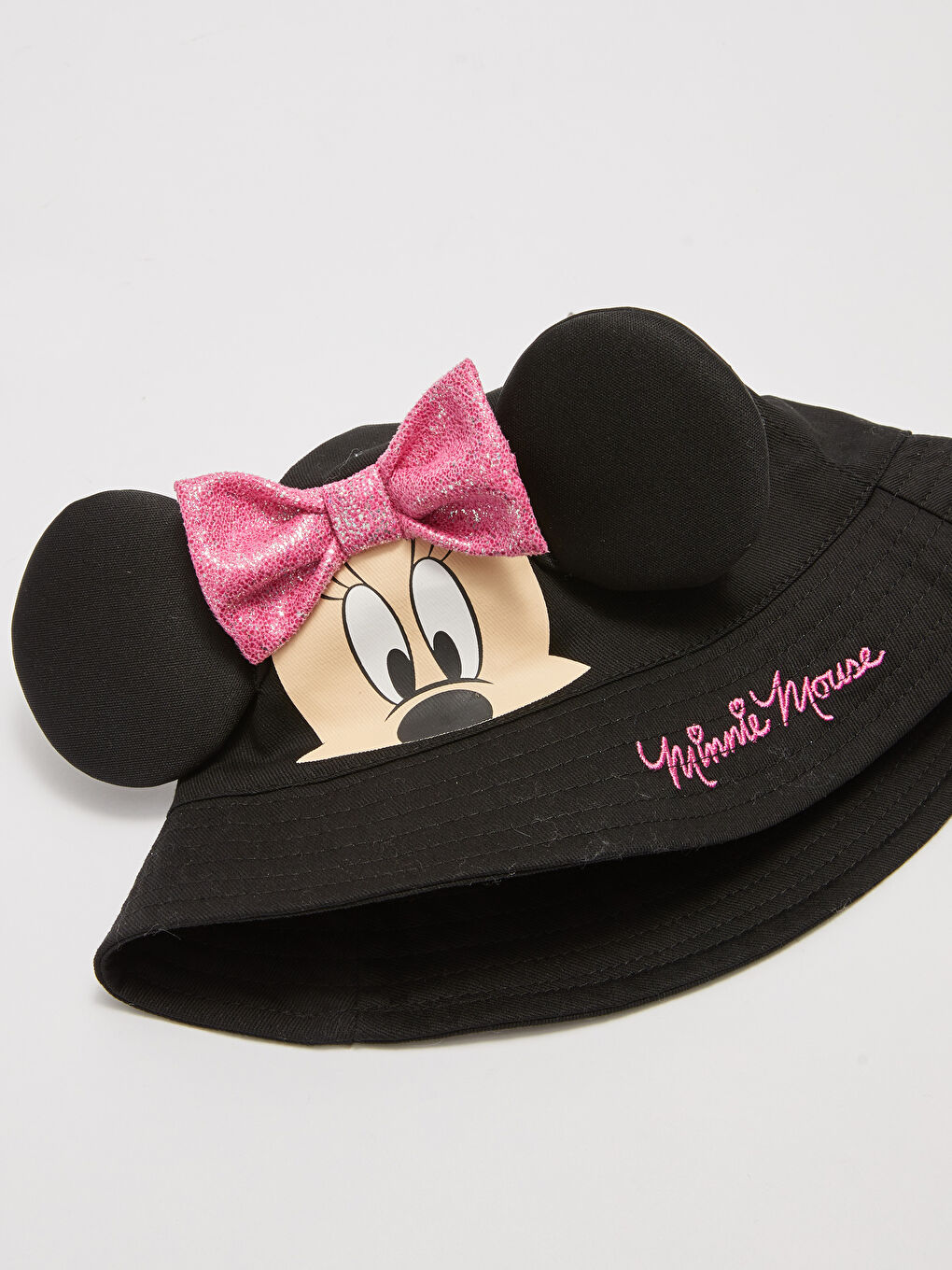 قبعة دلو للبنات بتفاصيل ثلاثية الأبعاد مرخصة من ميني ماوس-2