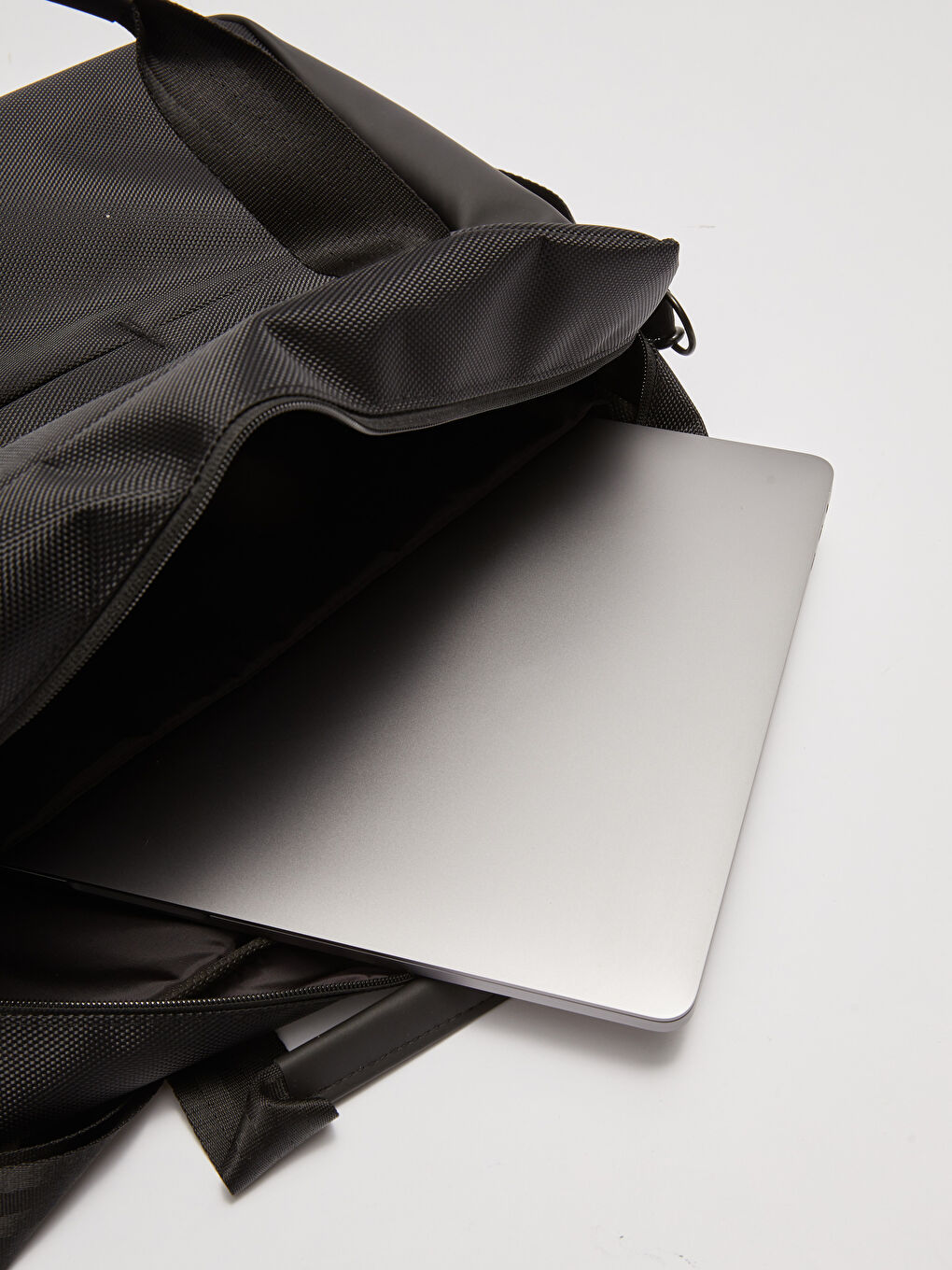 LCW ACCESSORIES Siyah Fermuar Kapamalı Erkek Laptop Çantası - 4