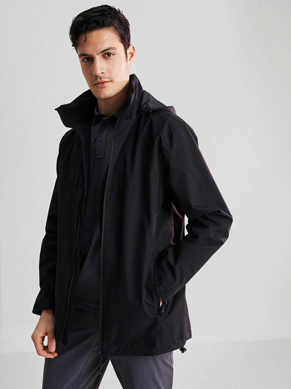 Impermeabil Regular Fit cu Glugă pentru Bărbați
