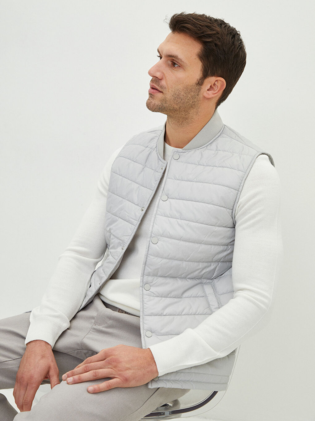 Gri Standart Kalıp Dik Yaka Erkek Yelek