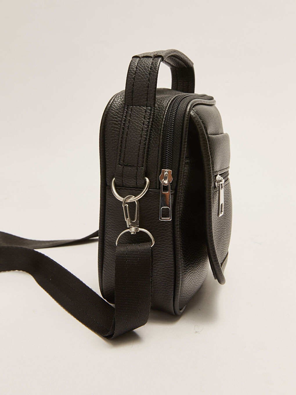 Siyah Deri Görünümlü Erkek El ve Omuz Çantası-2