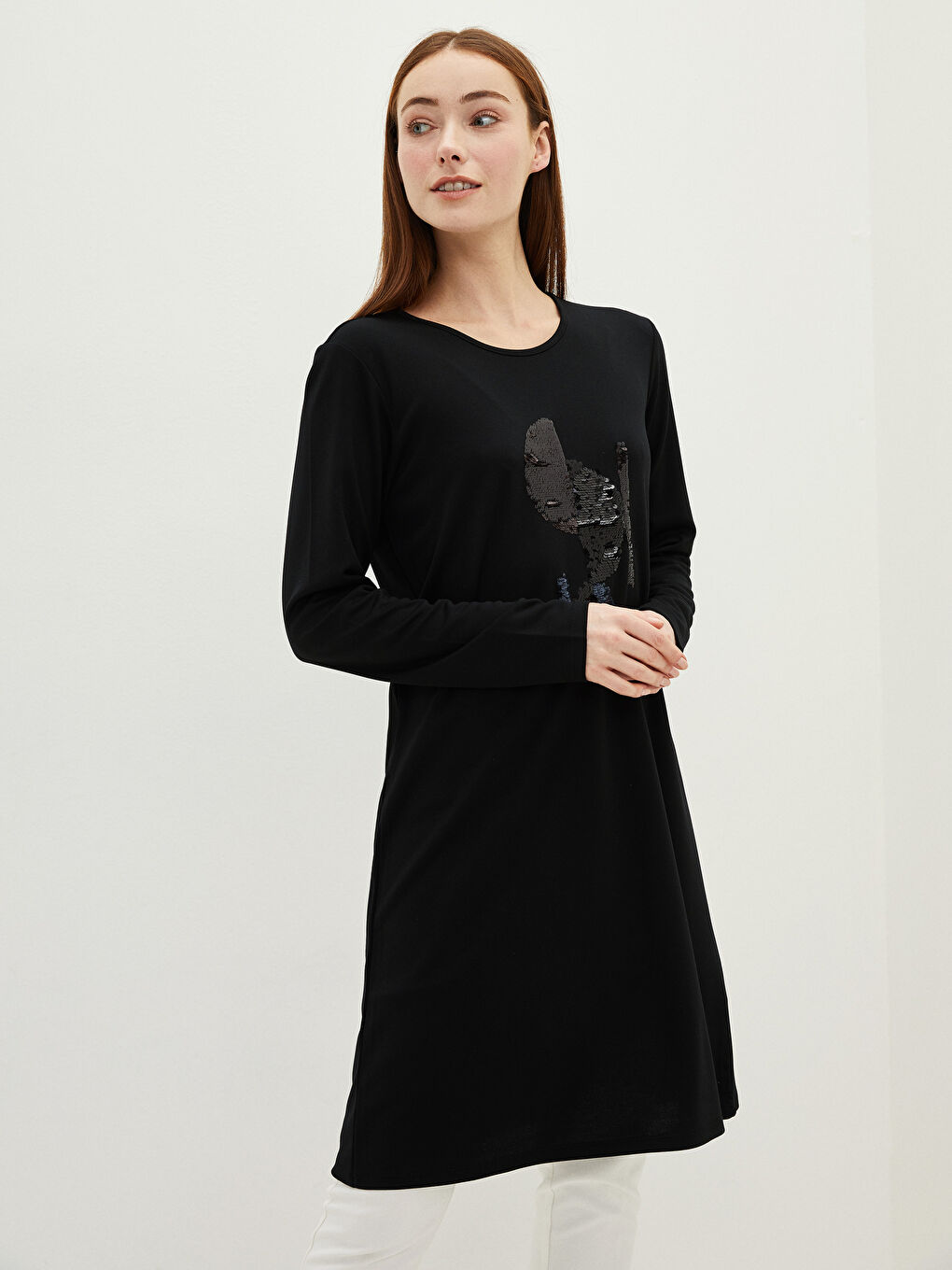 Siyah Bisiklet Yaka Payet İşlemeli Uzun Kollu Kadın Tunik-1