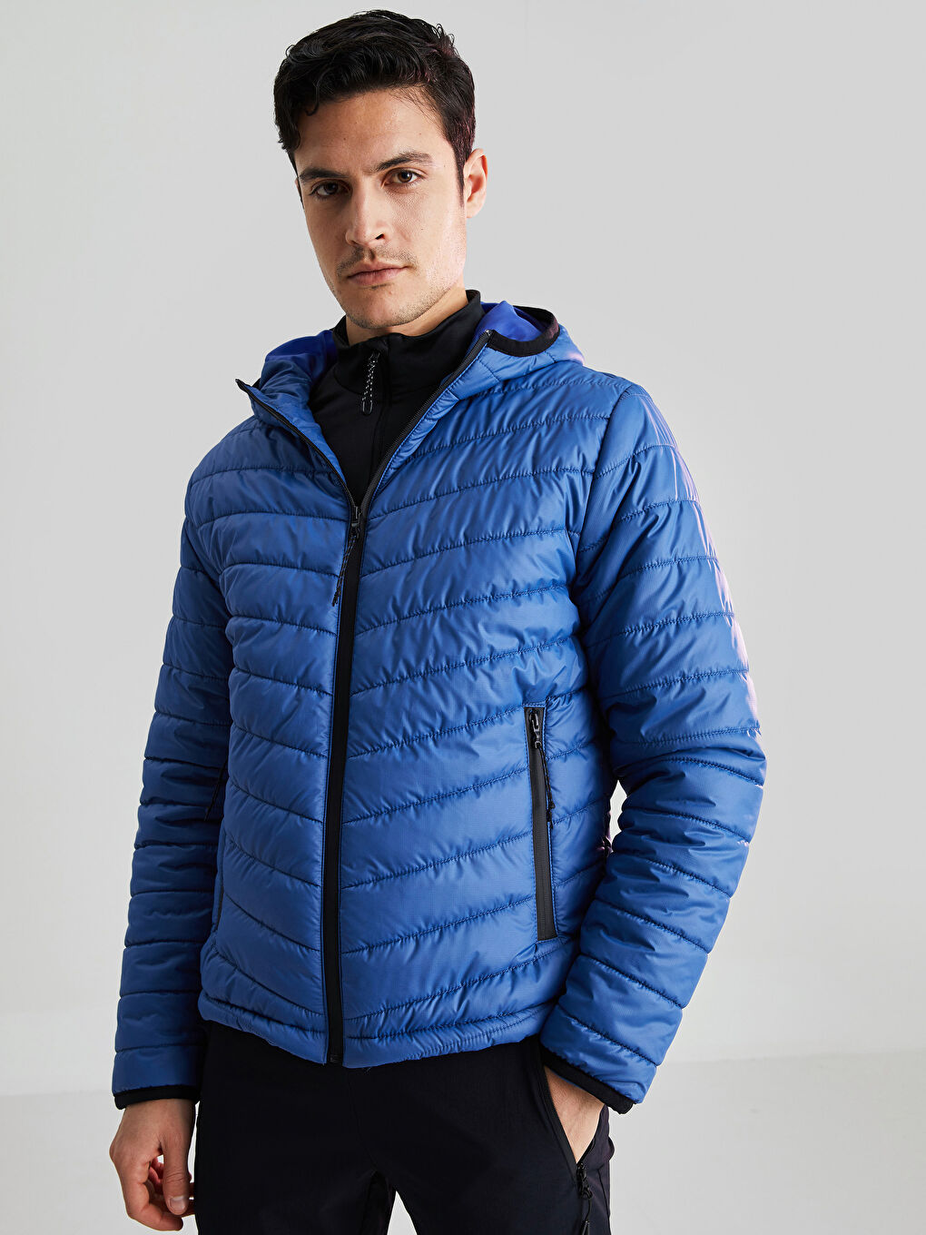 Mavi Standart Kalıp Kapüşonlu Kalın Erkek Şişme Mont