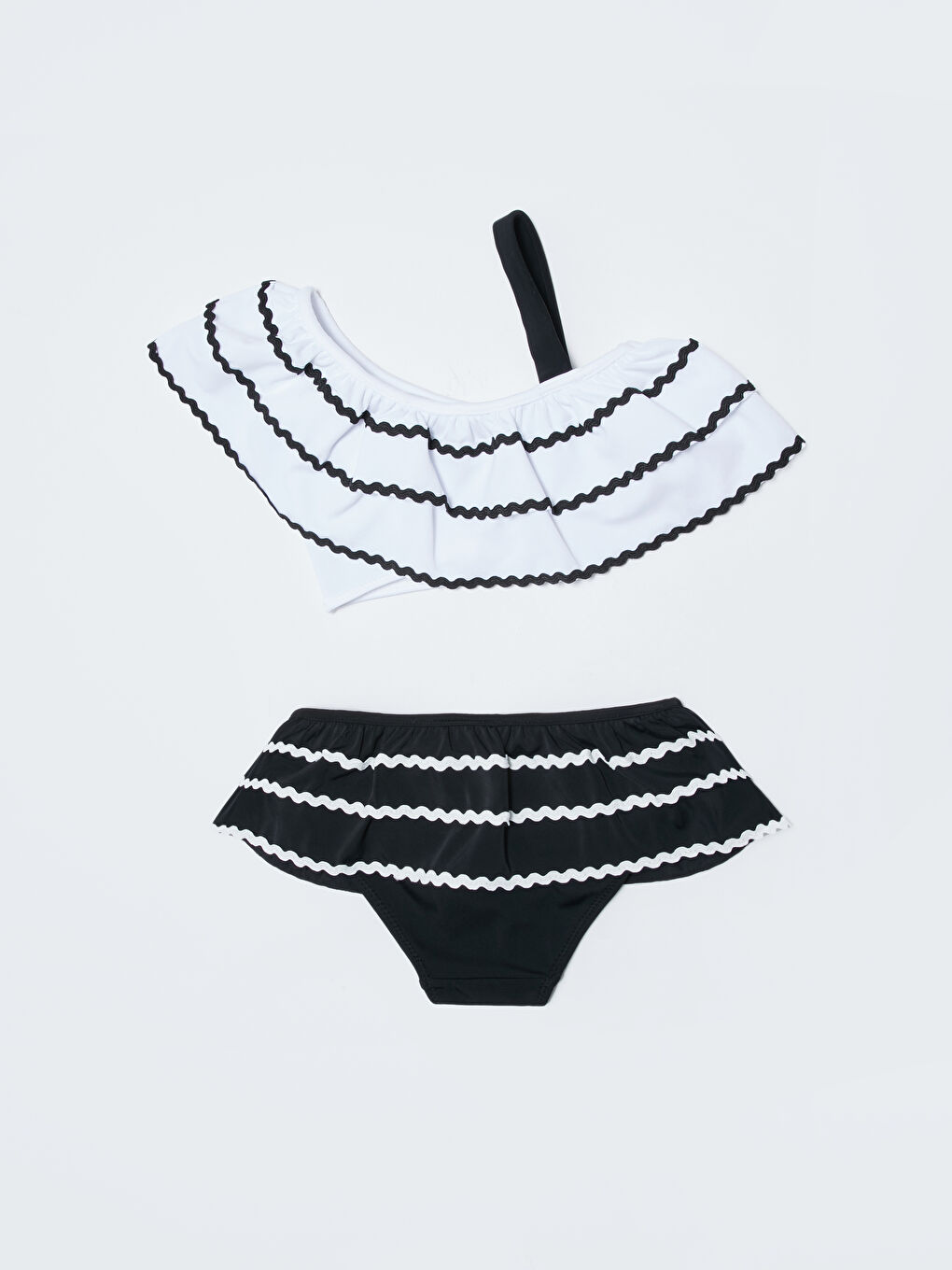 Beyaz Esnek Kumaştan Fırfırlı Kız Çocuk Bikini-1