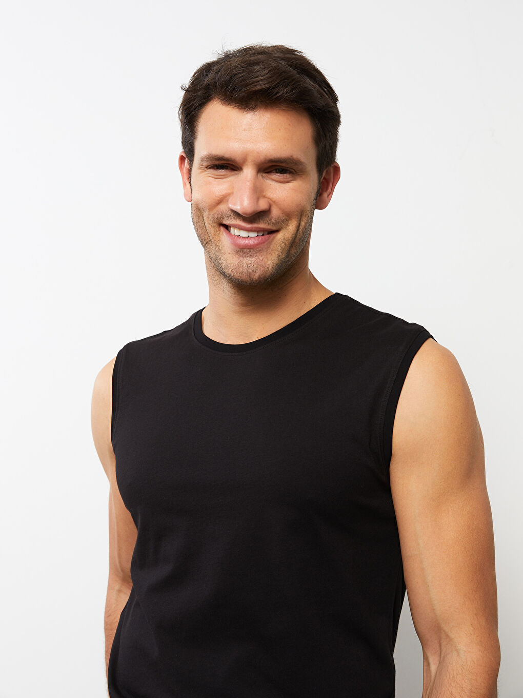 Siyah Bisiklet Yaka Kolsuz Pamuklu Erkek Atlet