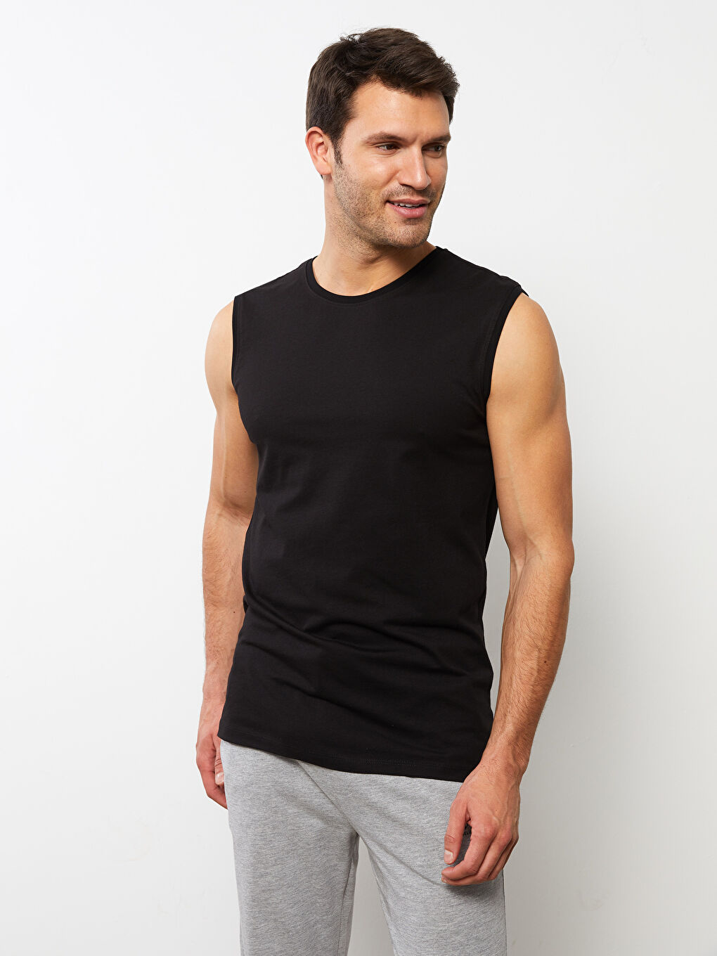 Siyah Bisiklet Yaka Kolsuz Pamuklu Erkek Atlet-1