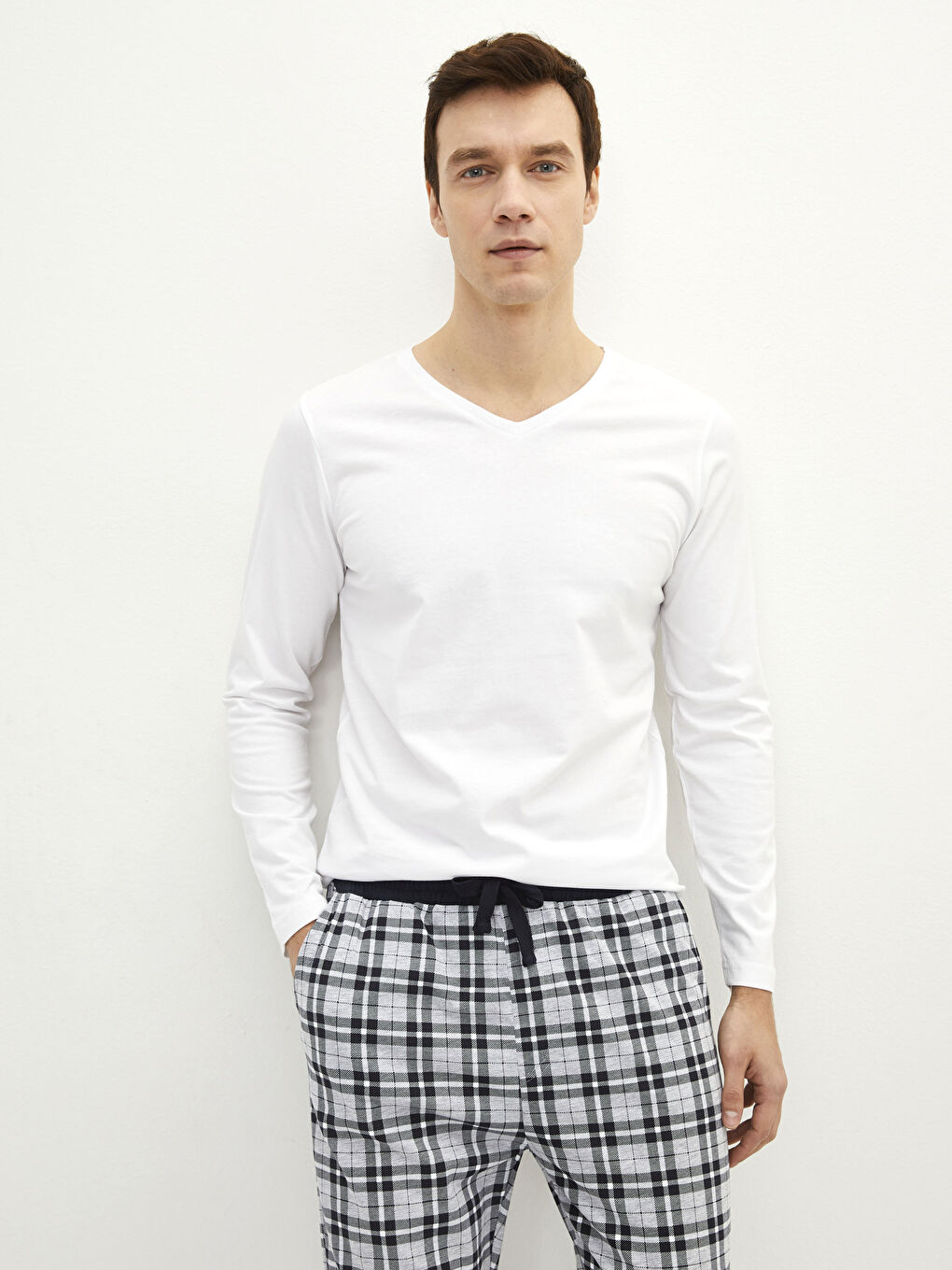 Beyaz V Yaka Uzun Kollu Pamuklu Erkek Atlet-1