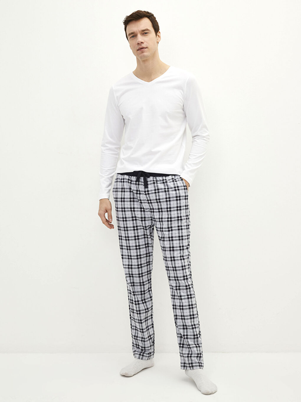 Beyaz V Yaka Uzun Kollu Pamuklu Erkek Atlet-2