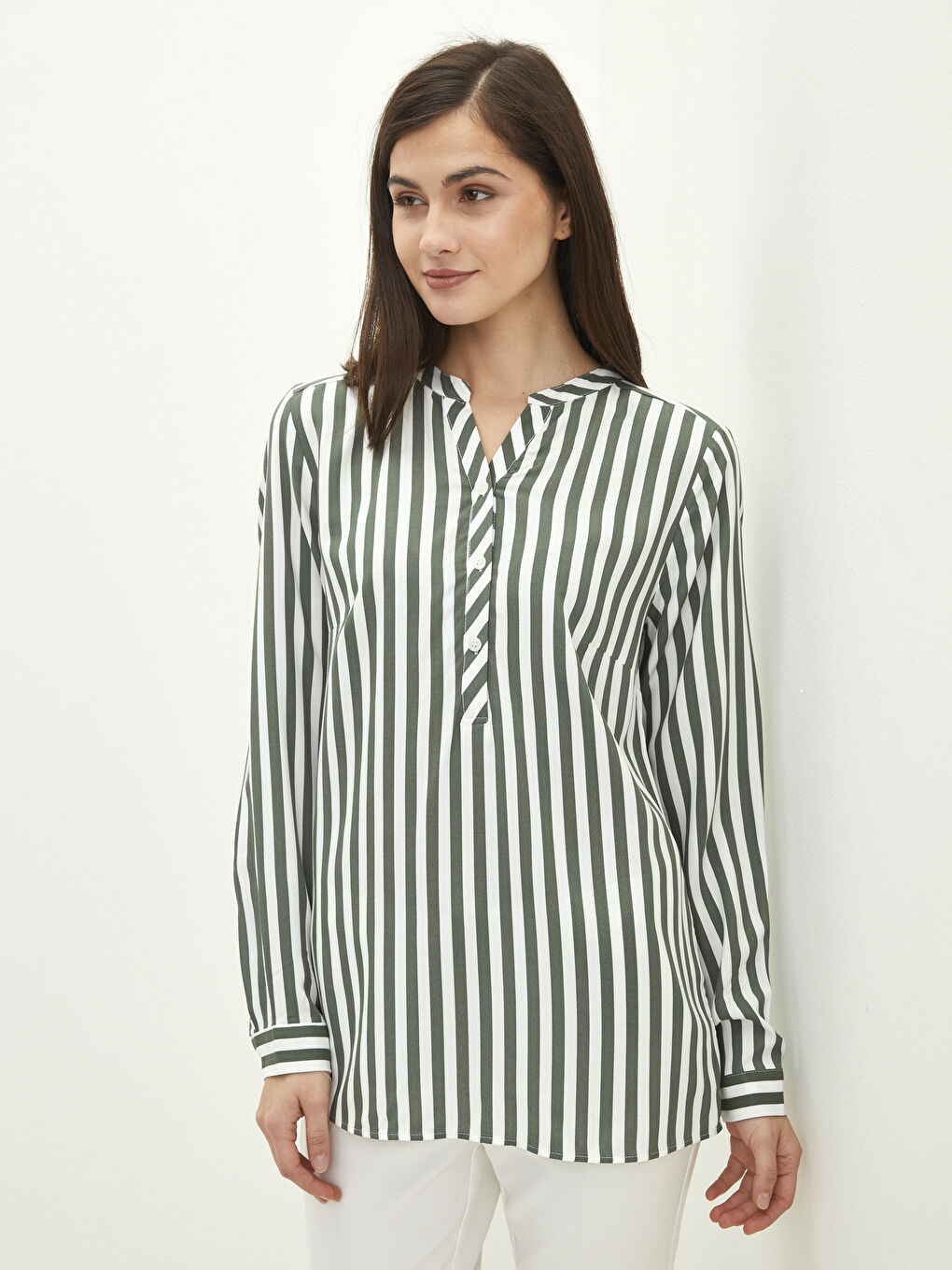 Haki Kaçık Yaka Çizgili Uzun Kollu Viskon Kadın Bluz-3