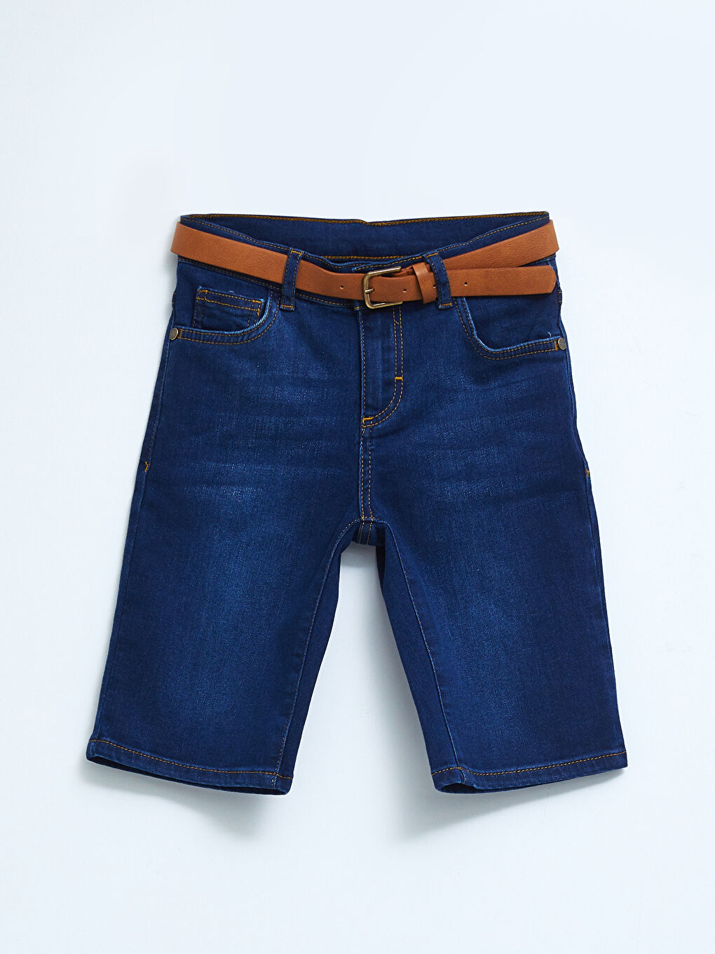Short en jean garçon basique avec ceinture