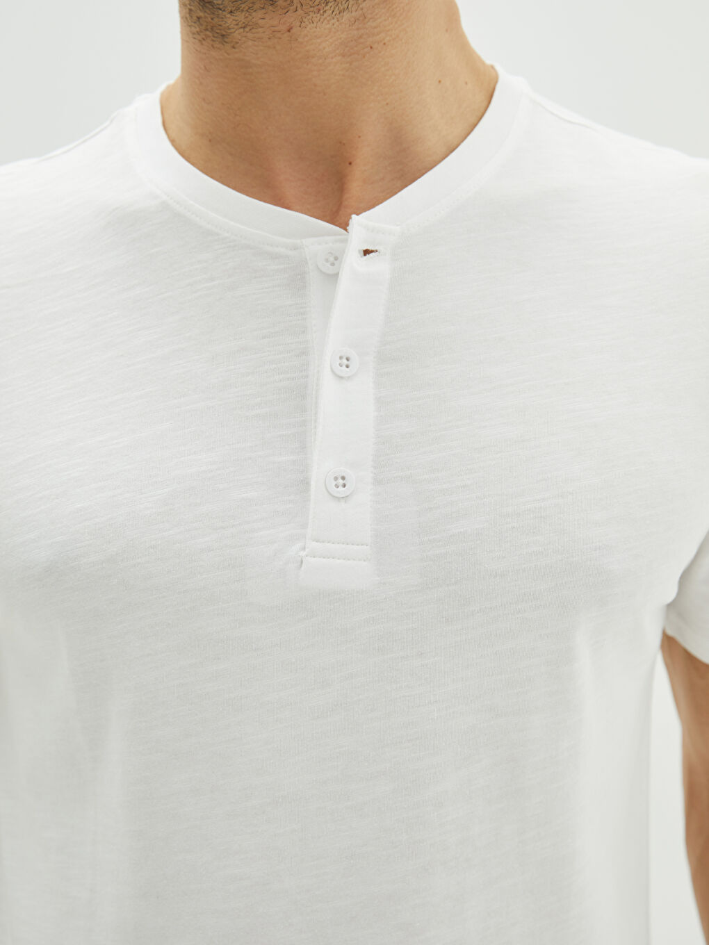 Beyaz Bisiklet Yaka Kısa Kollu Pamuklu Erkek Atlet-3