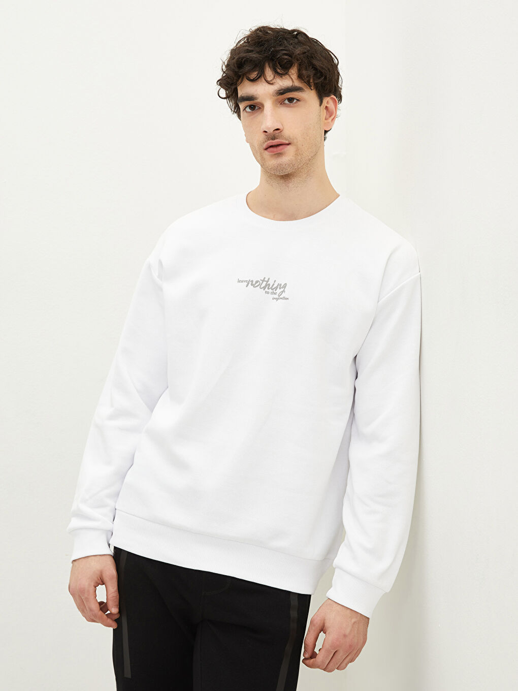 Sweat-shirt imprimé à manches longues et col rond pour hommes-1