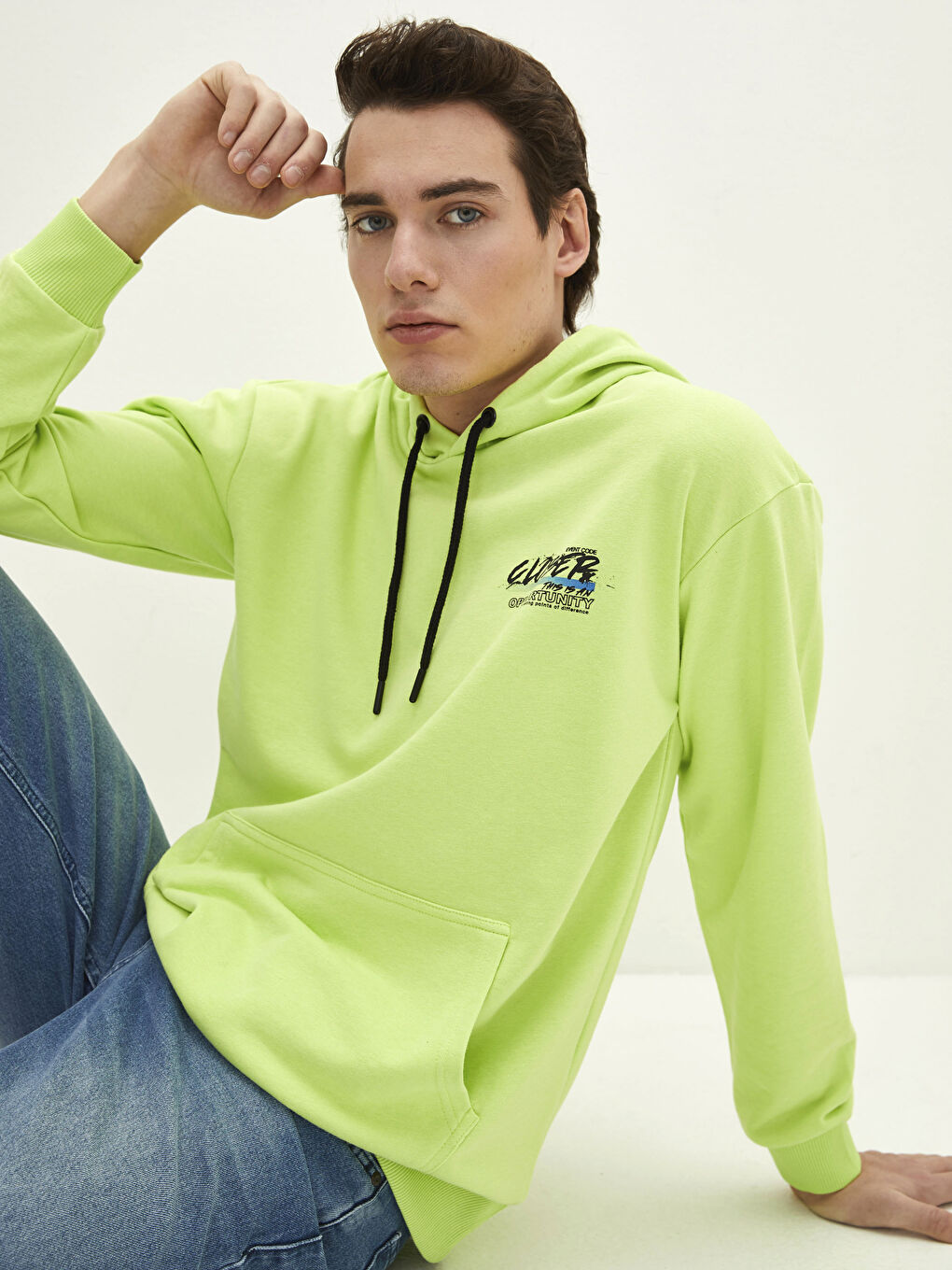 هودي مطبوع كم طويل للرجال-1