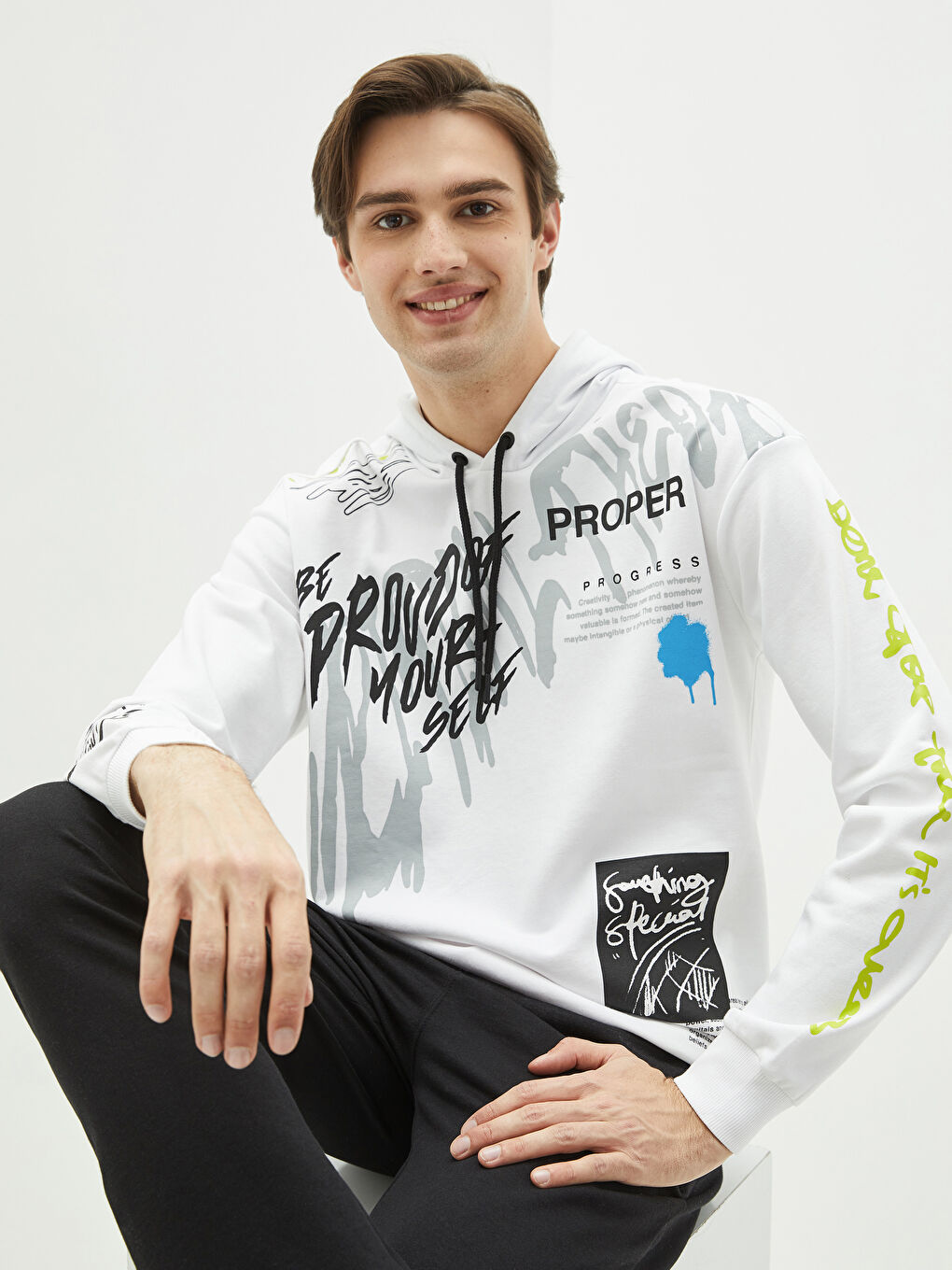 Beyaz Uzun Kollu Baskılı Erkek Hoodie-1