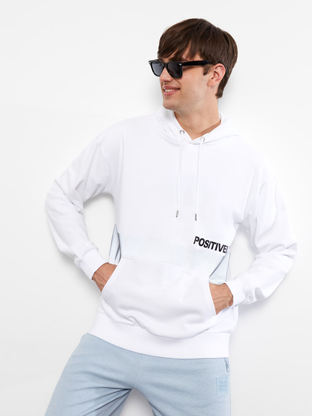 Beyaz Uzun Kollu Baskılı Erkek Hoodie