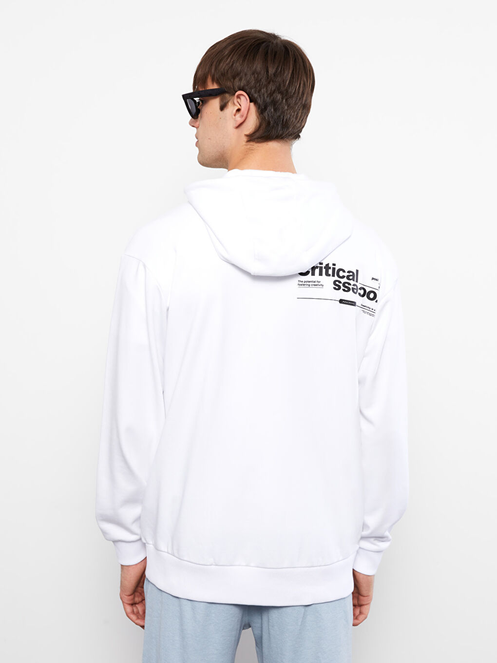 Beyaz Uzun Kollu Baskılı Erkek Hoodie-8