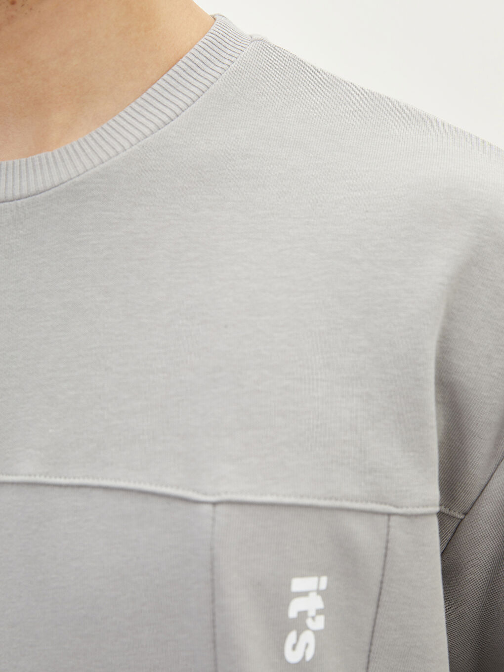 Gri Bisiklet Yaka Uzun Kollu Baskılı Erkek Sweatshirt-3