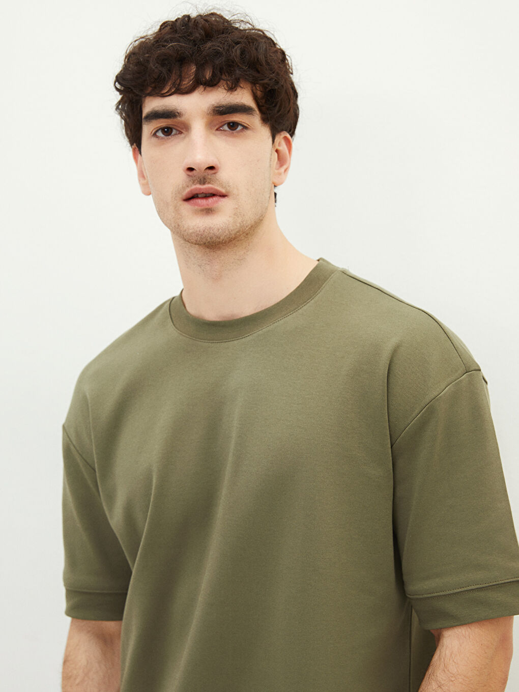 Haki Bisiklet Yaka Kısa Kollu Erkek Sweatshirt-3