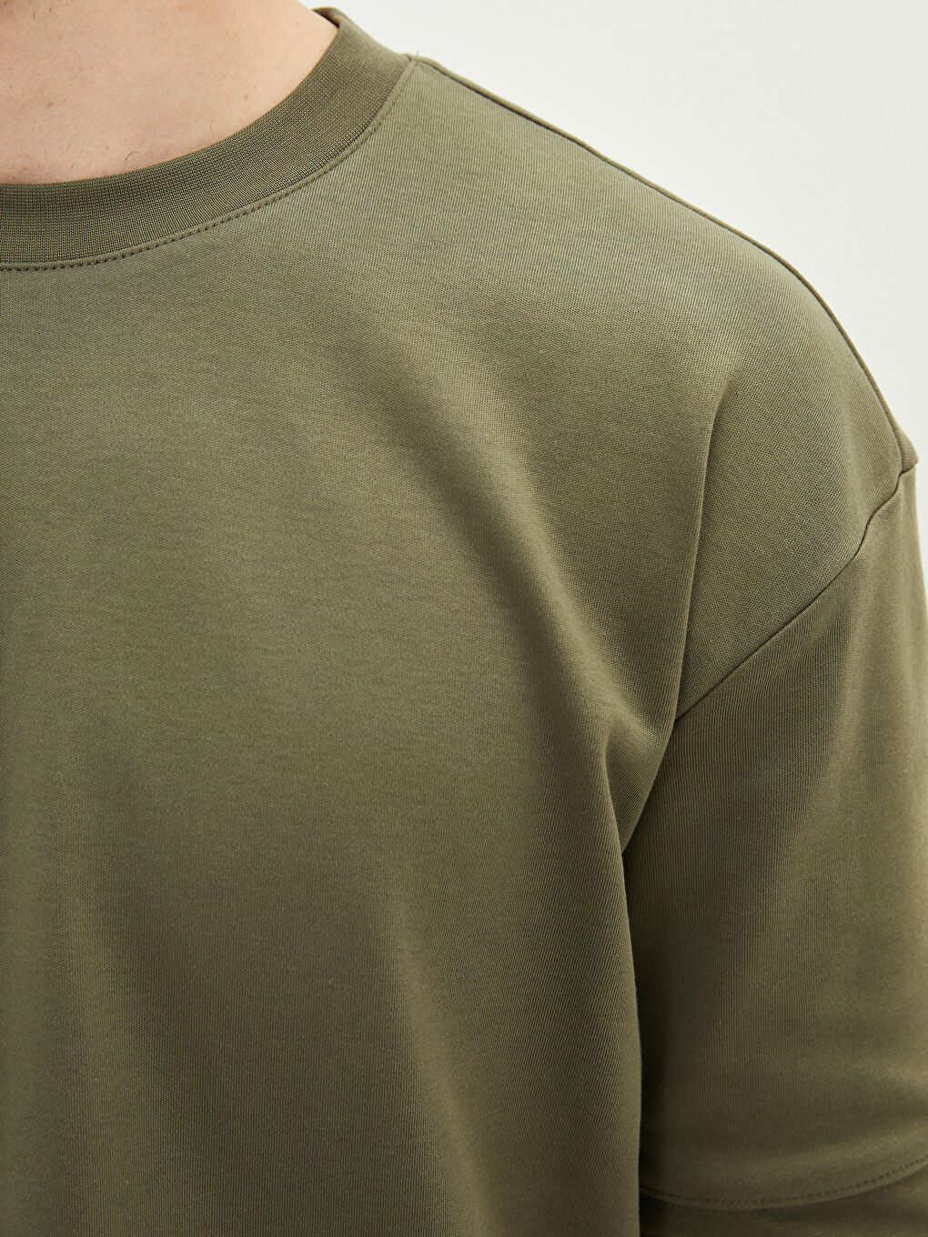 Haki Bisiklet Yaka Kısa Kollu Erkek Sweatshirt-6