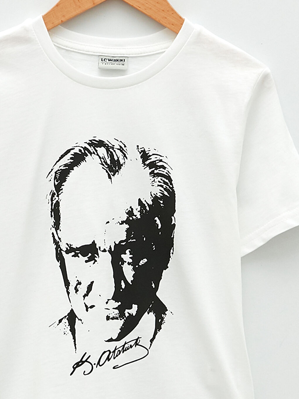 Beyaz Bisiklet Yaka Atatürk Baskılı Kısa Kollu Erkek Çocuk Tişört-3