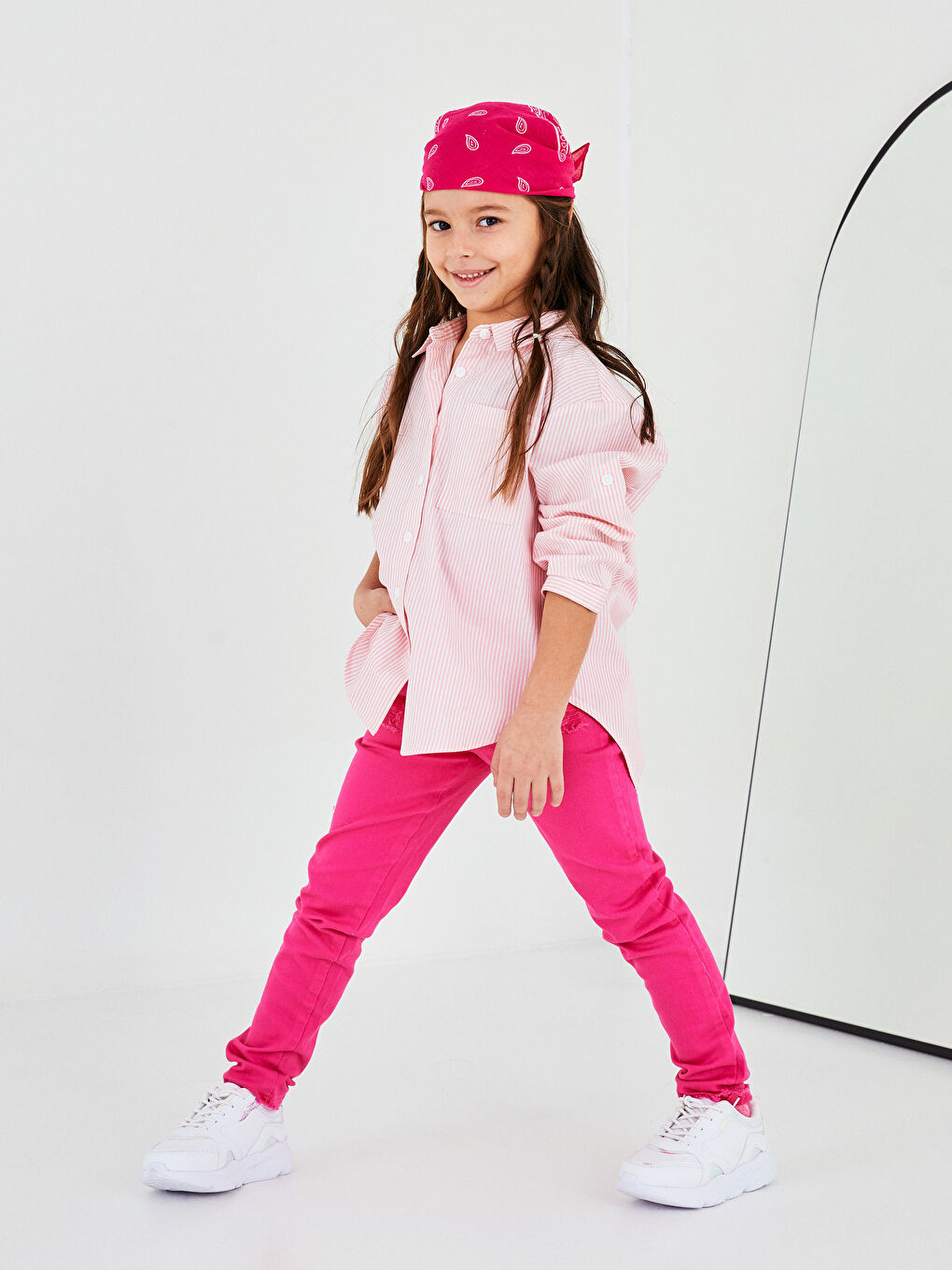 بنطلون بناتي بقصة رفيعة من قماش التويل