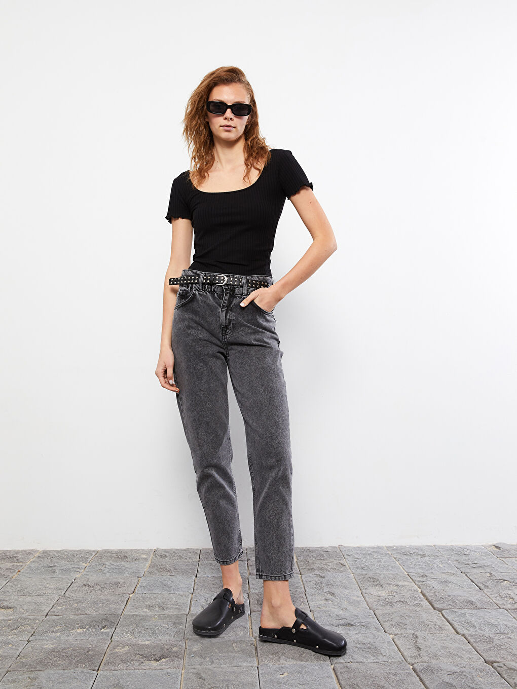 LCW Jeans پانتۆڵ جینزی ڕۆدیۆی کەمر بەرز فیتی دایکانە و وردەکاری جێب بۆ ژنان -S23282Z8-327