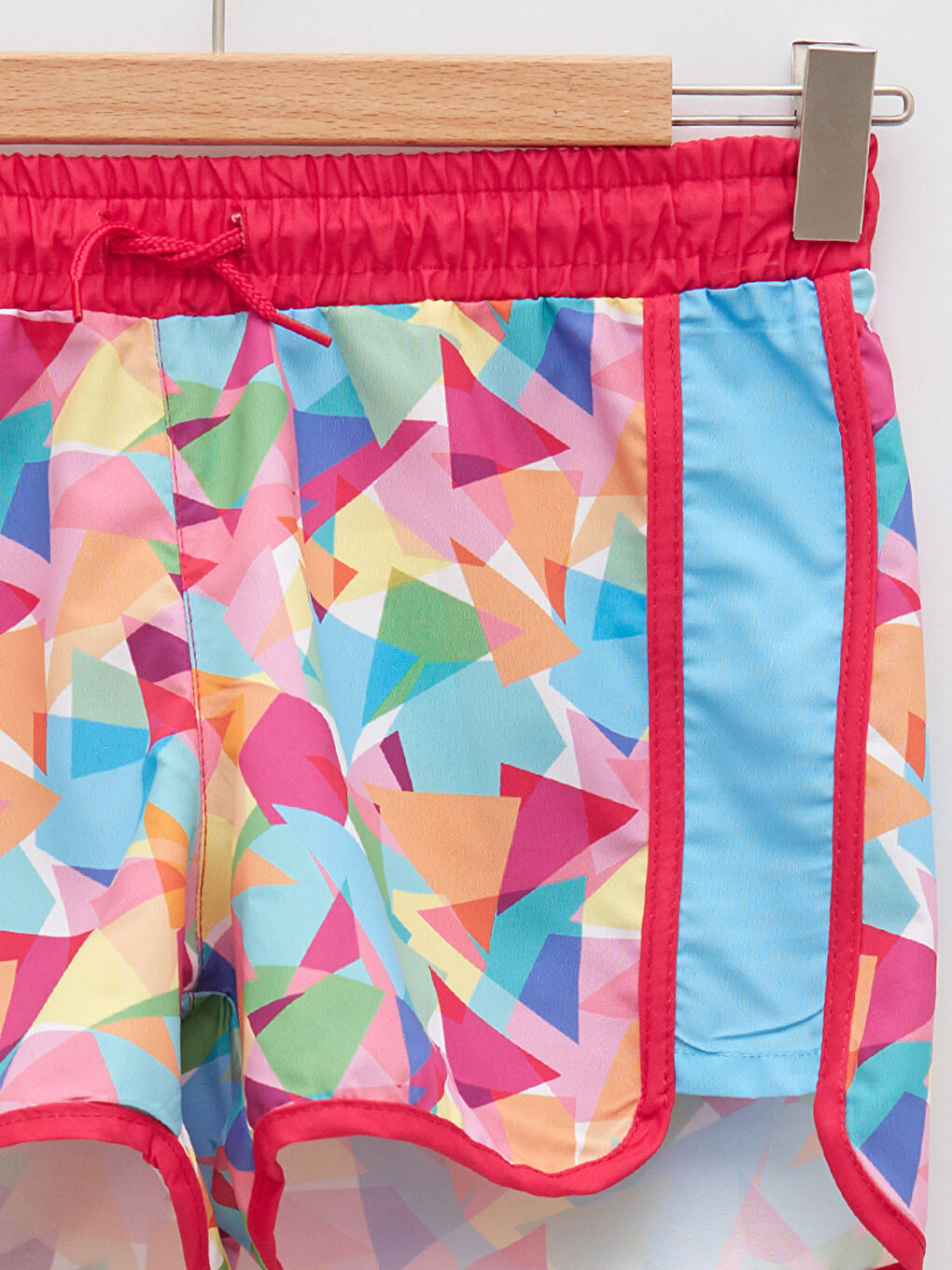 LC Waikiki Elastic Waist Printed Girl's Swim Shorts -S23325Z4-F9C