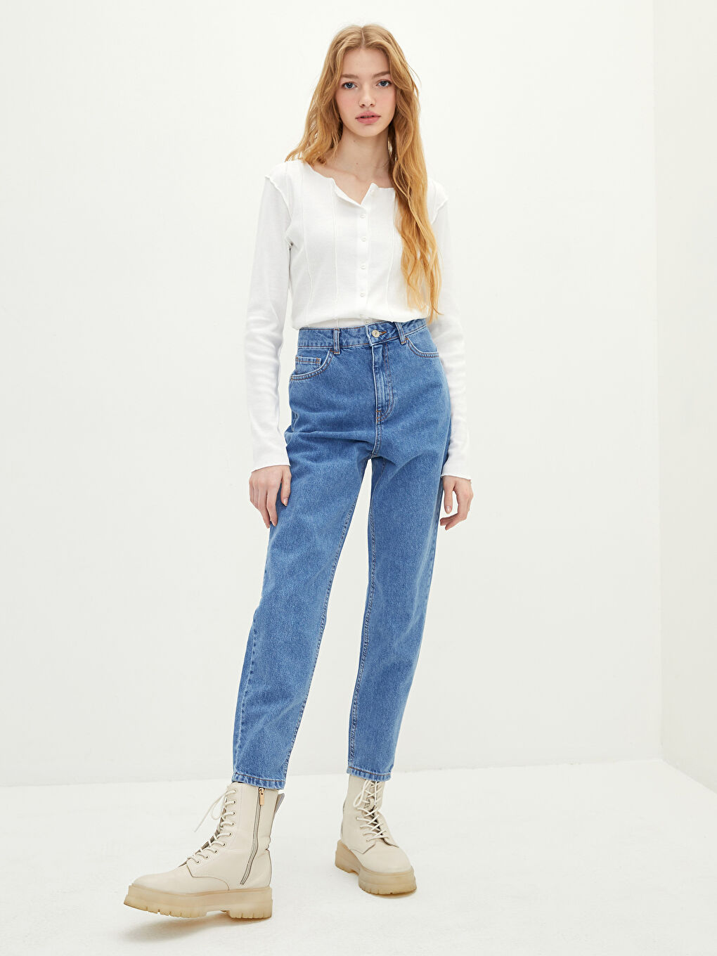 Yüksek Bel Mom Fit Düz Cep Detaylı Kadın Rodeo Jean Pantolon