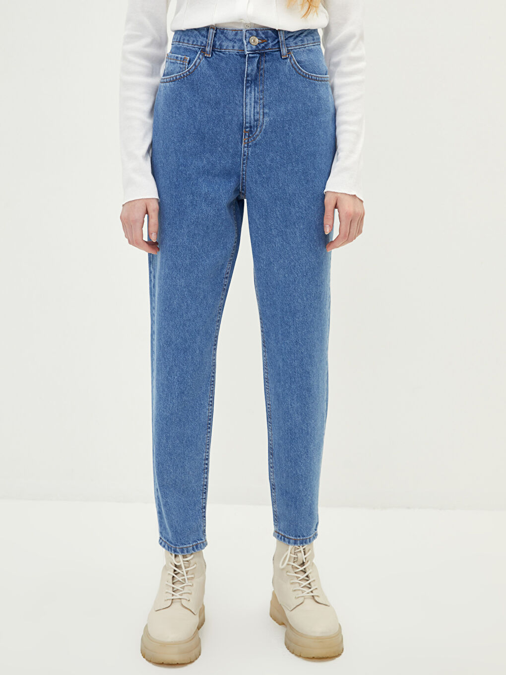 Yüksek Bel Mom Fit Düz Cep Detaylı Kadın Rodeo Jean Pantolon-3