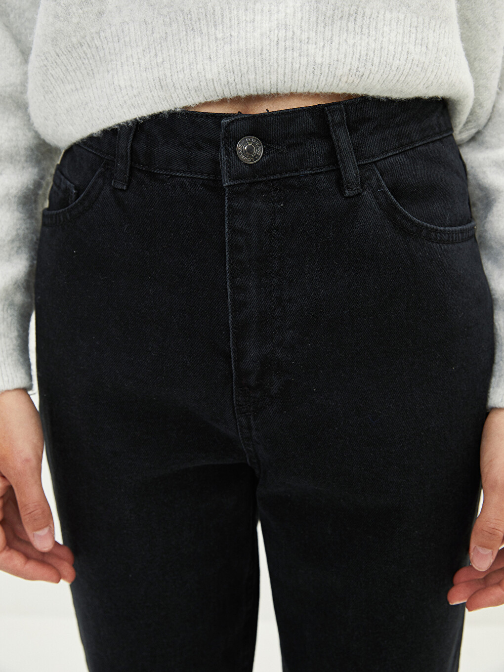 Siyah Yüksel Bel Mom Fit Cep Detaylı Kadın Rodeo Jean Pantolon-4