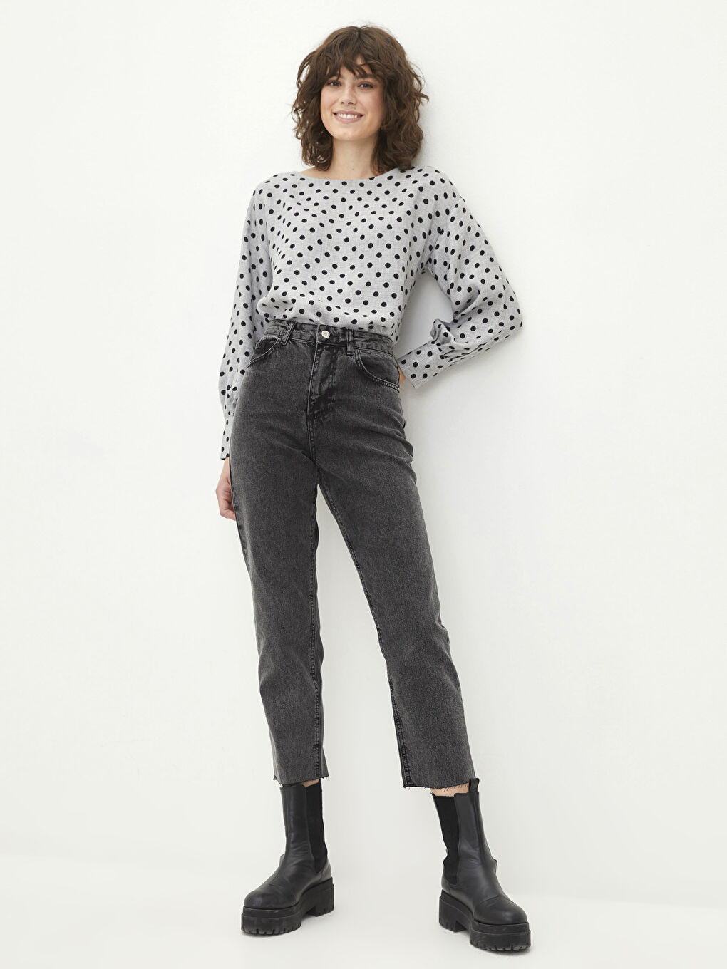 Jean en Coton à Taille Haute, Coupe Droite, avec Détails de Poches pour Femmes
