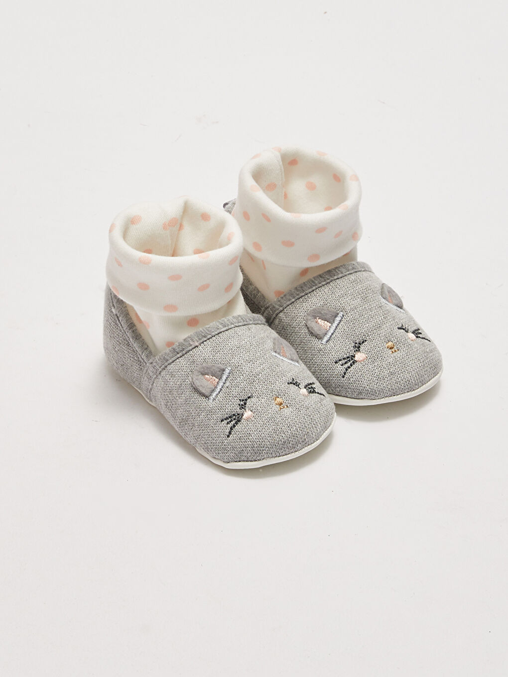 Gri Nakış Detaylı Çoraplı Kız Bebek Yürüme Öncesi Ev Ayakkabısı