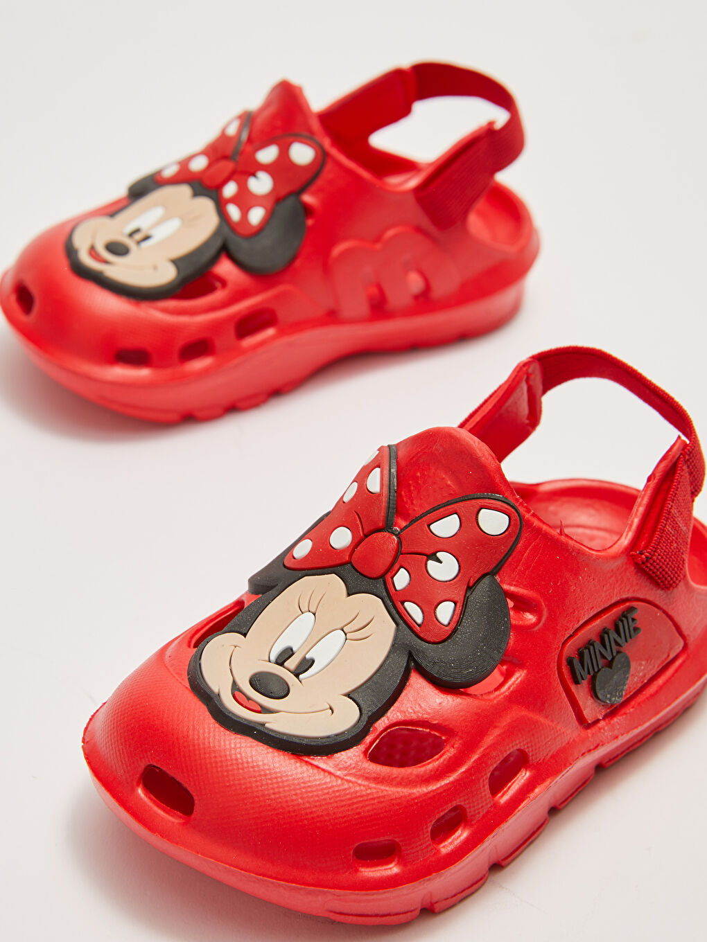Sandales Bébé Fille Élastiques Détail Patch 3D Sous Licence Minnie Mouse-2