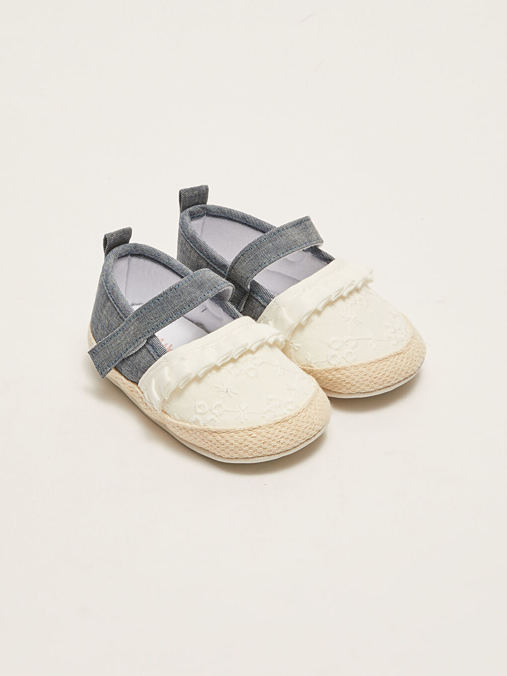 İndigo Nakış Detaylı Cırt Cırtlı Kız Bebek Yürüme Öncesi Ev Ayakkabısı