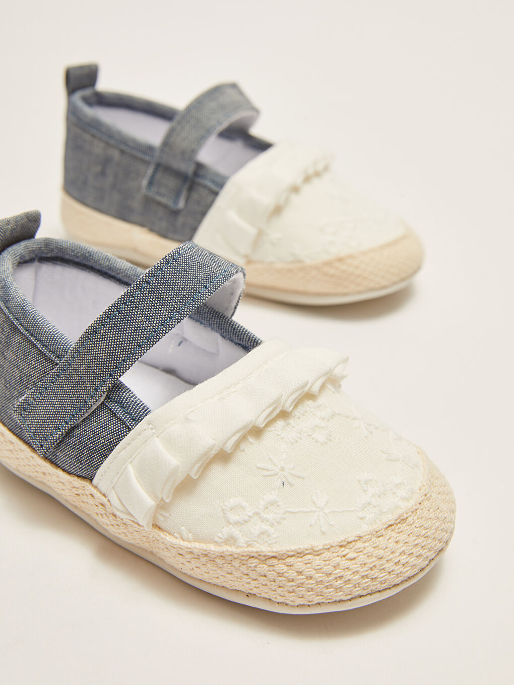 İndigo Nakış Detaylı Cırt Cırtlı Kız Bebek Yürüme Öncesi Ev Ayakkabısı-2