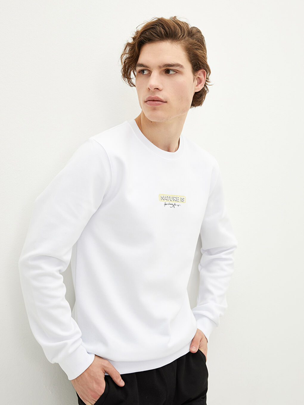 Beyaz Bisiklet Yaka Uzun Kollu Baskılı Erkek Sweatshirt-1