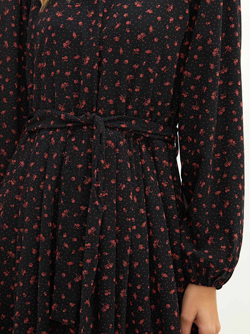 LCWAIKIKI Classic Robe en Chiffon à Motifs à Manches Longues à Col Rond pour Femmes -S23684Z8-LQJ