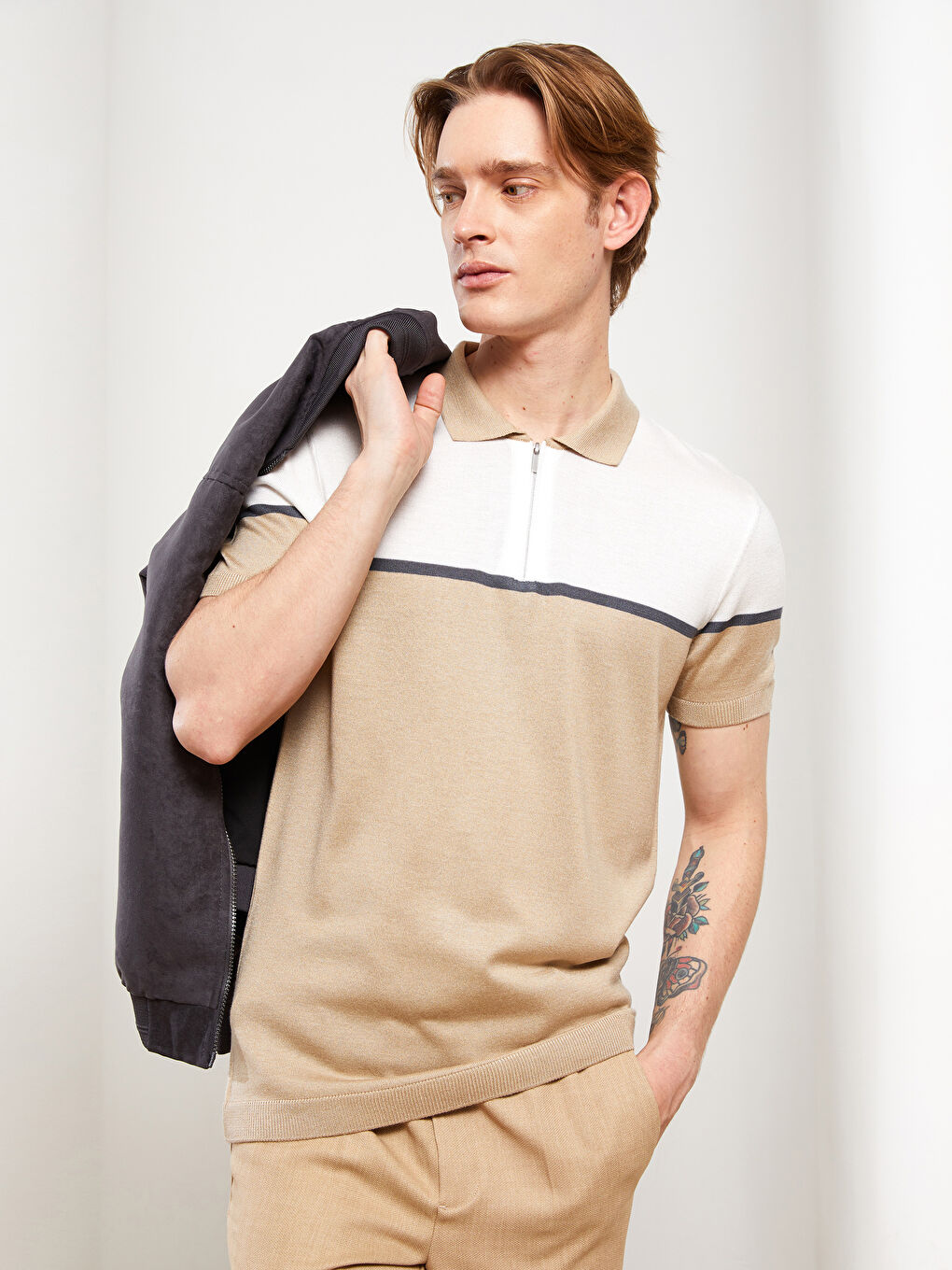 سترة ياقة بولو كم قصير بلوك الألوان للرجال-1