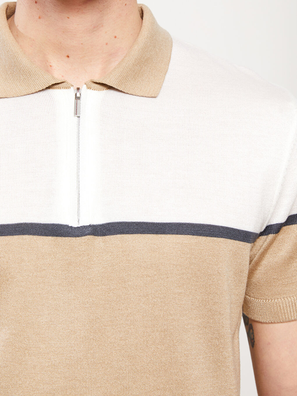 سترة ياقة بولو كم قصير بلوك الألوان للرجال-3