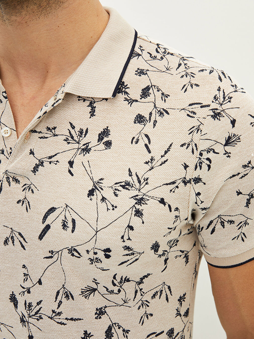 Bej Polo Yaka Kısa Kollu Desenli Pike Erkek Tişört-3