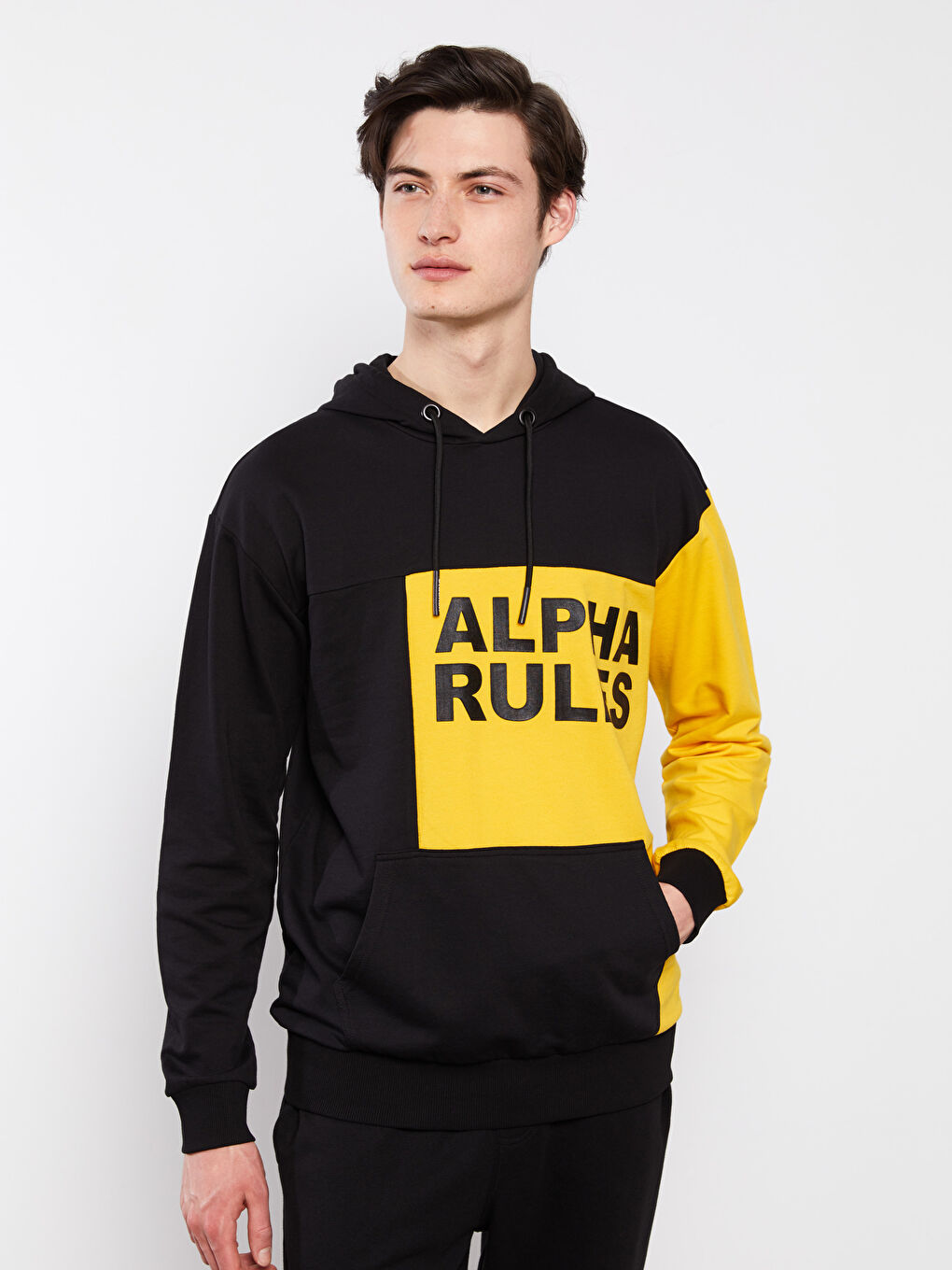 Siyah Uzun Kollu Baskılı Erkek Hoodie-1