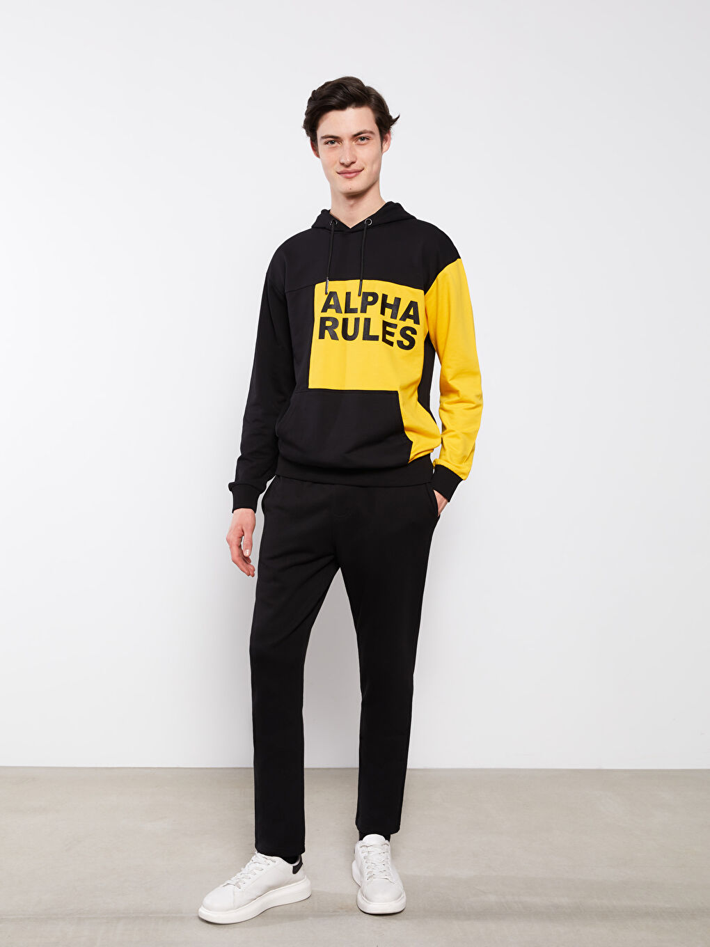 Siyah Uzun Kollu Baskılı Erkek Hoodie-3