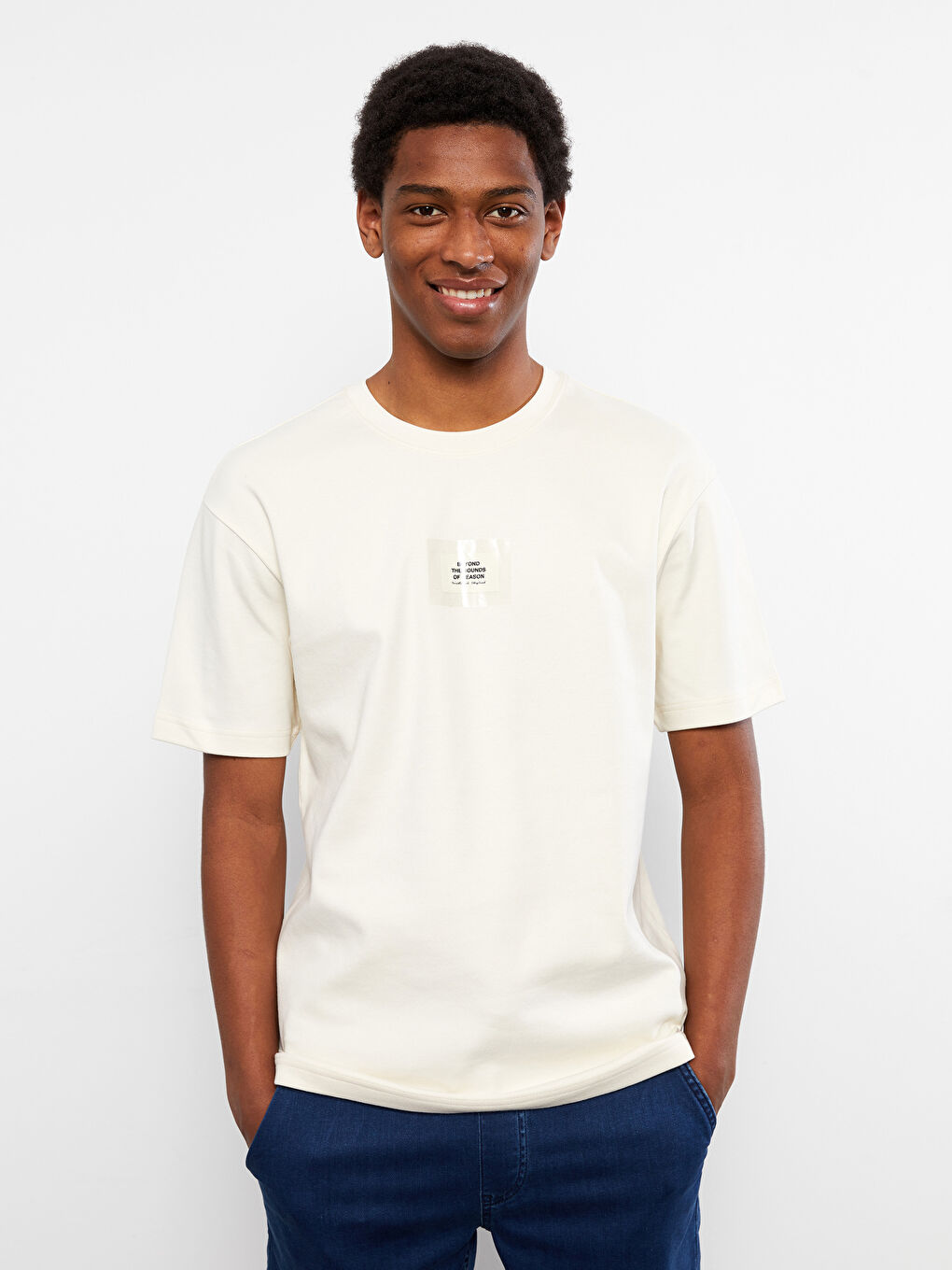 Bej Bisiklet Yaka Kısa Kollu Baskılı Penye Erkek Tişört