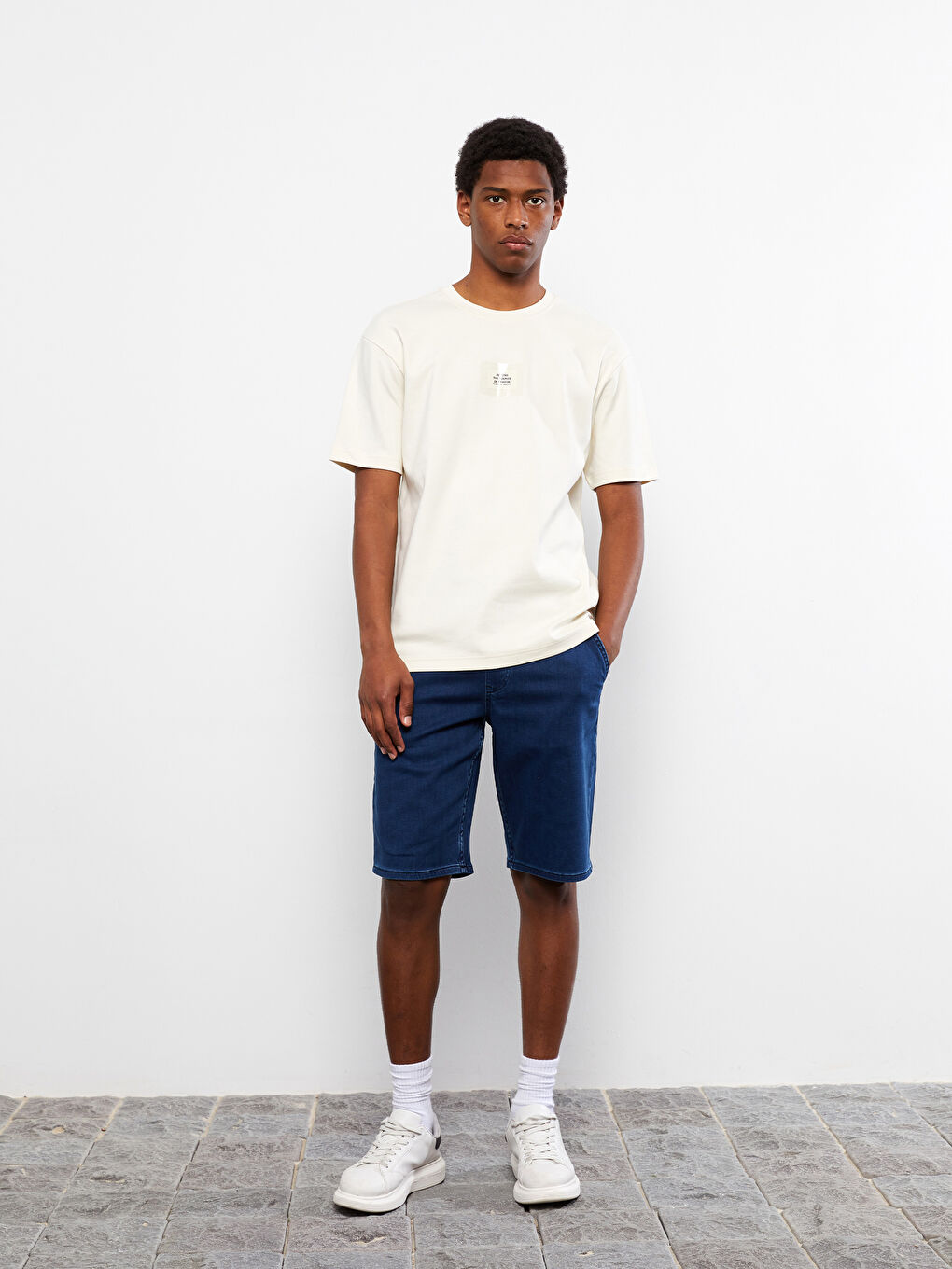 Bej Bisiklet Yaka Kısa Kollu Baskılı Penye Erkek Tişört-2