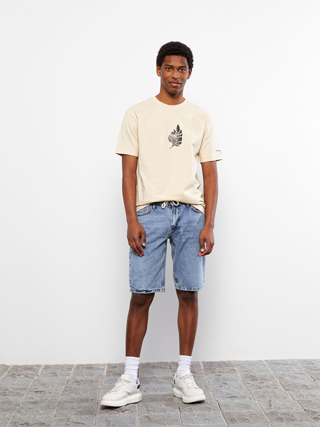 Bej Bisiklet Yaka Kısa Kollu Baskılı Penye Erkek Tişört-2