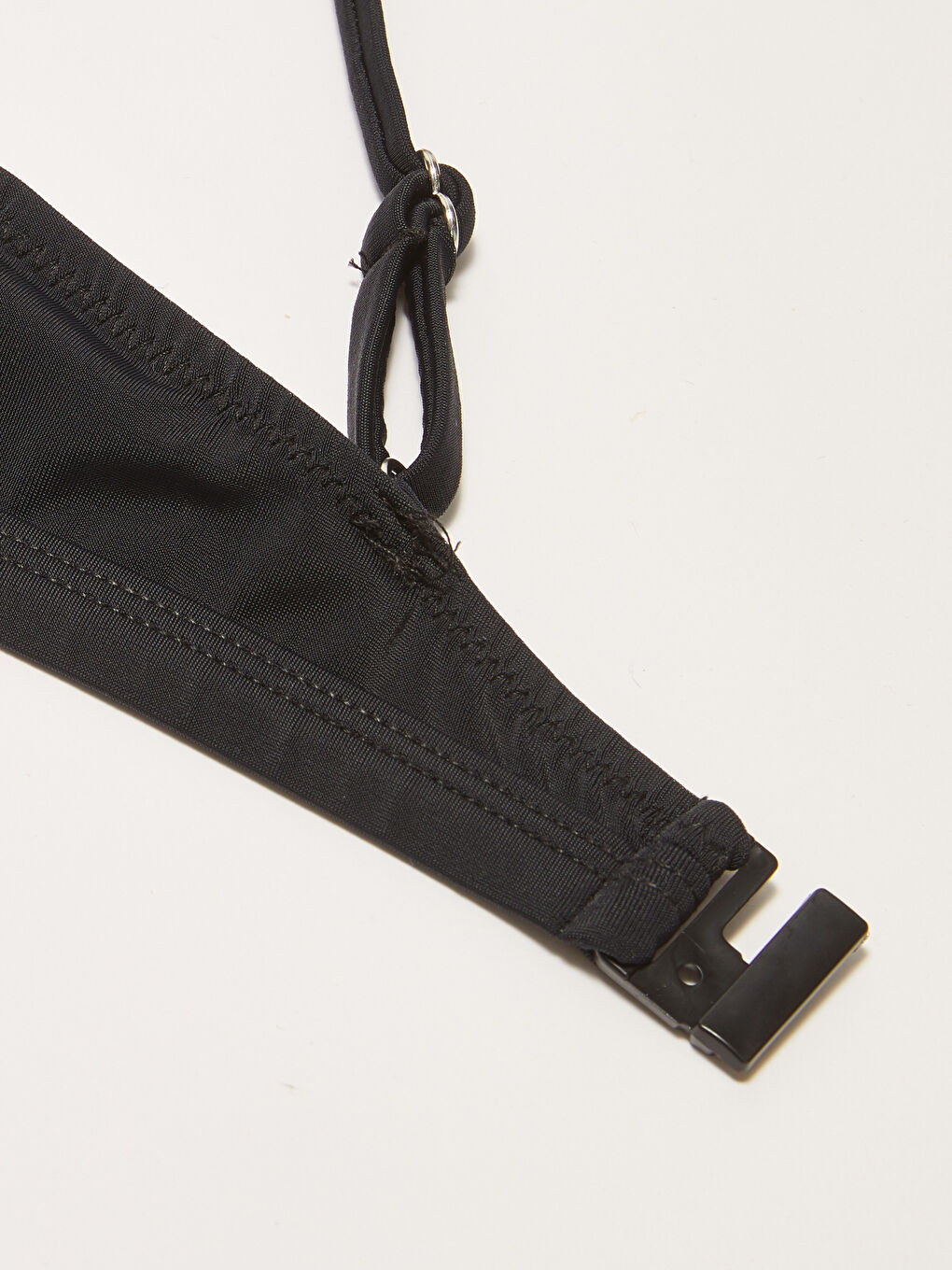 Siyah Kadın Fırfır Detaylı Düz Bikini Üst-3