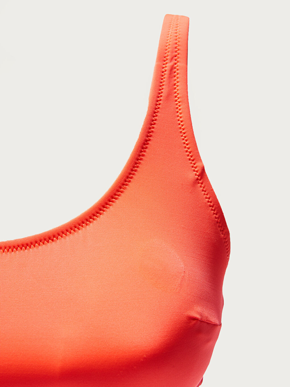 Women's U-Neck Strapless Bikini Top-2