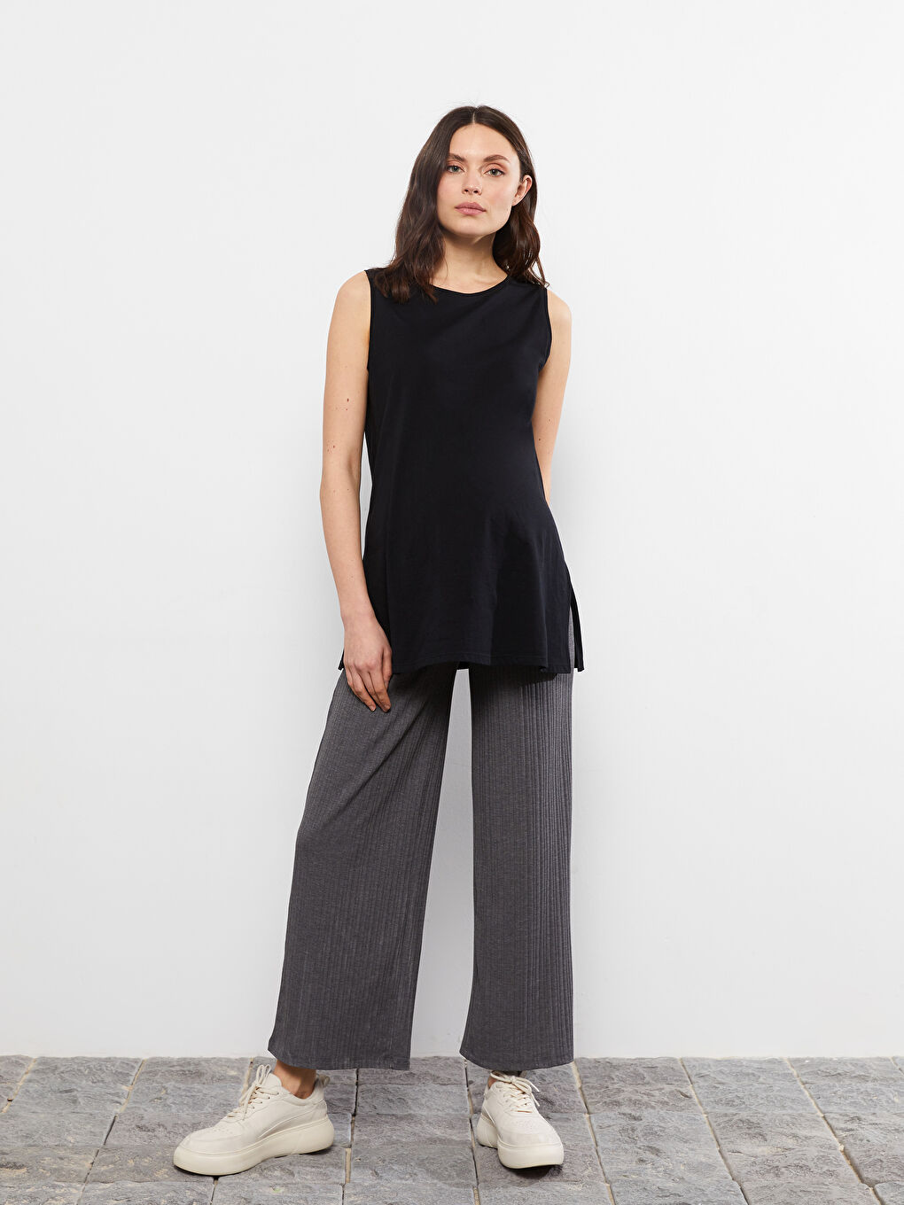 Gri Karın Panelli Düz Geniş Paça Hamile Eşofman Altı-2