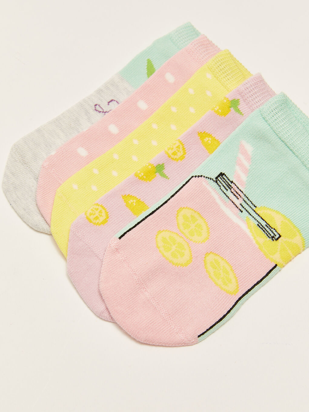 جوارب رياضية للبنات منقوشة - عبوة ٥ قطع-2