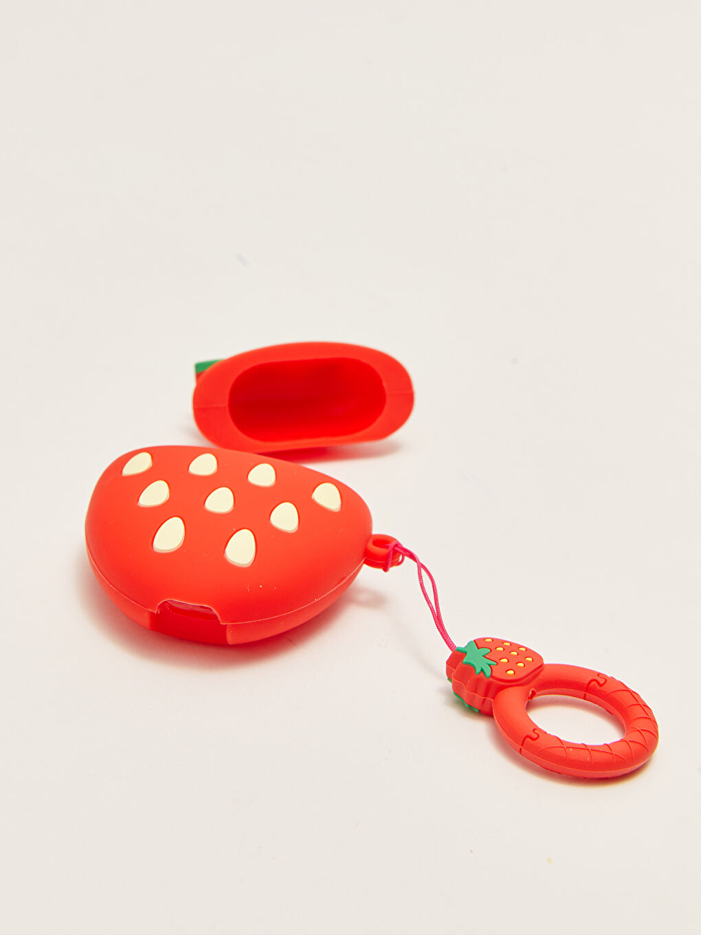 LCW ACCESSORIES Strawberry Shaped Silicone Airpod Case -S24150Z8-M0T